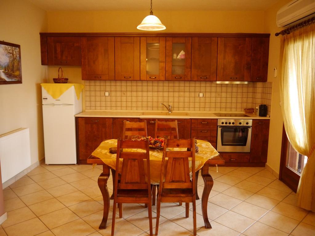 Dione Apartments أُرانّوبولي الغرفة الصورة