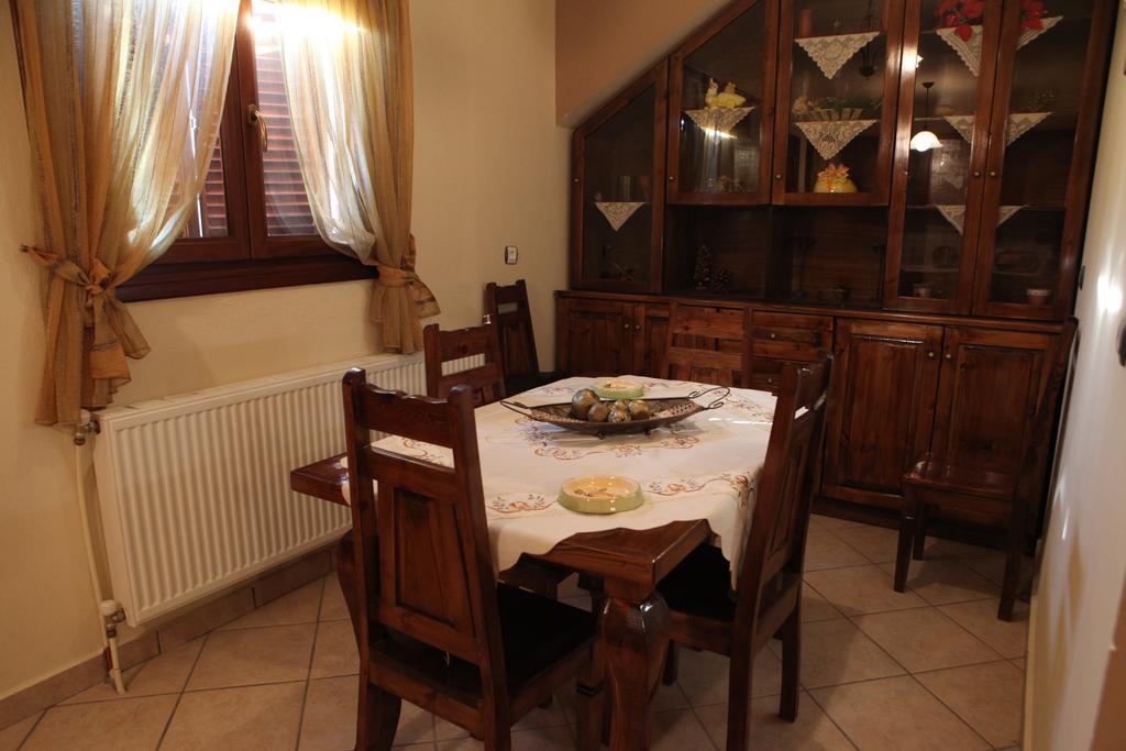 Dione Apartments أُرانّوبولي الغرفة الصورة